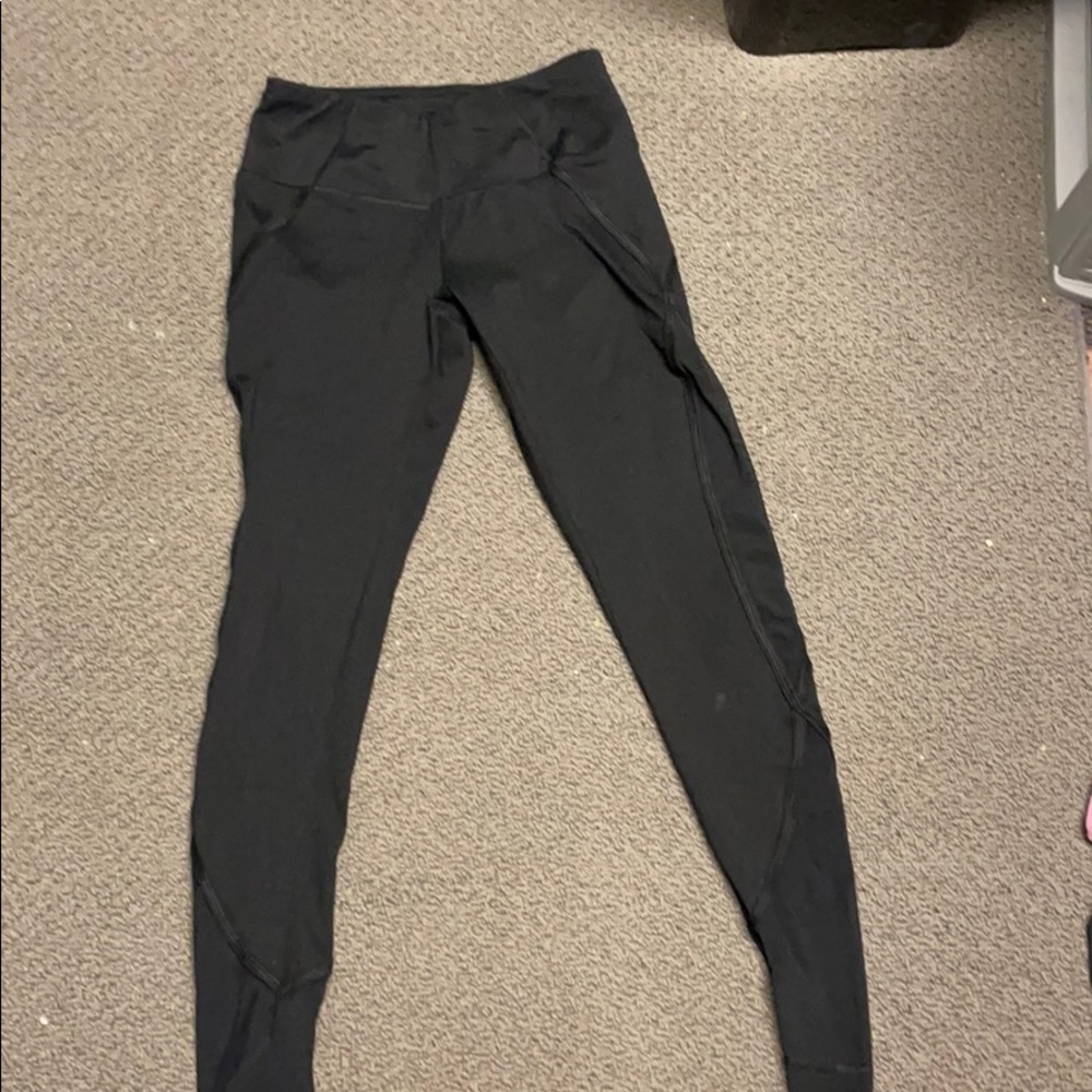 Black athletic leggings